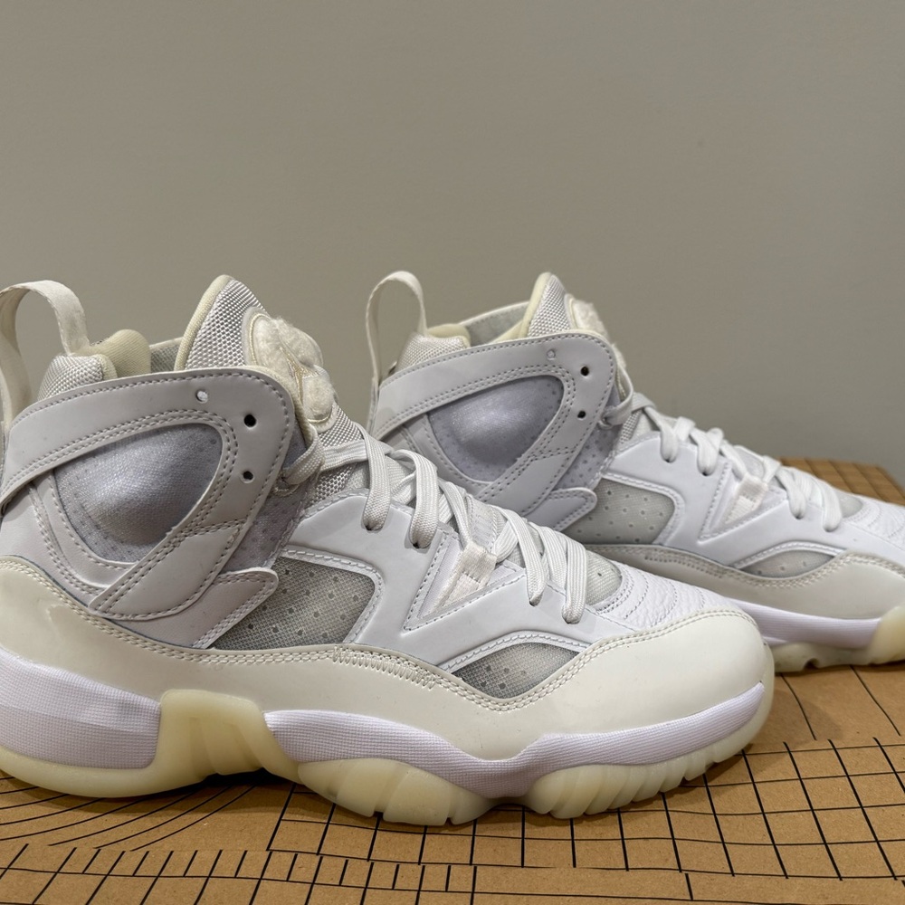 NEW IN BOX Jordan Jumpman Two Trey